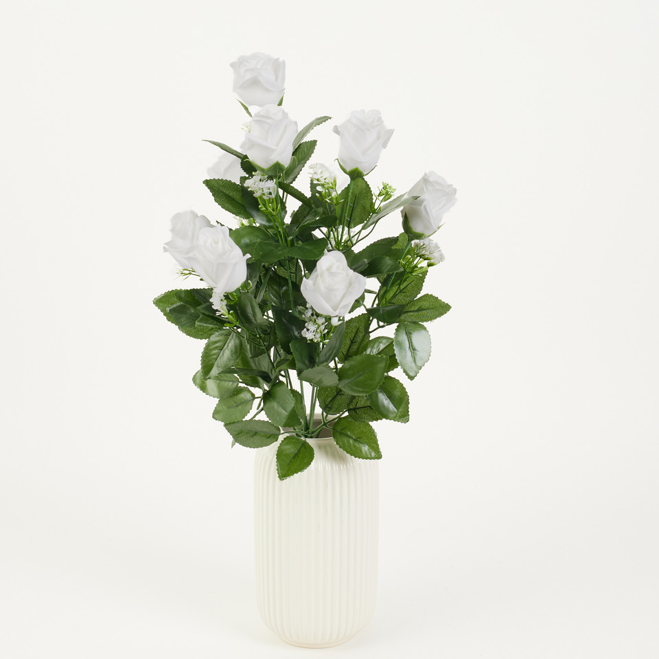 Rose in bud bouquet x 9, White UN21-95