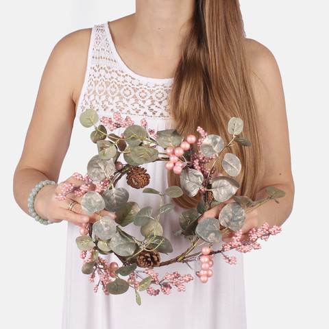 Wreath with berries and eucalyptus UA065S (Product size)